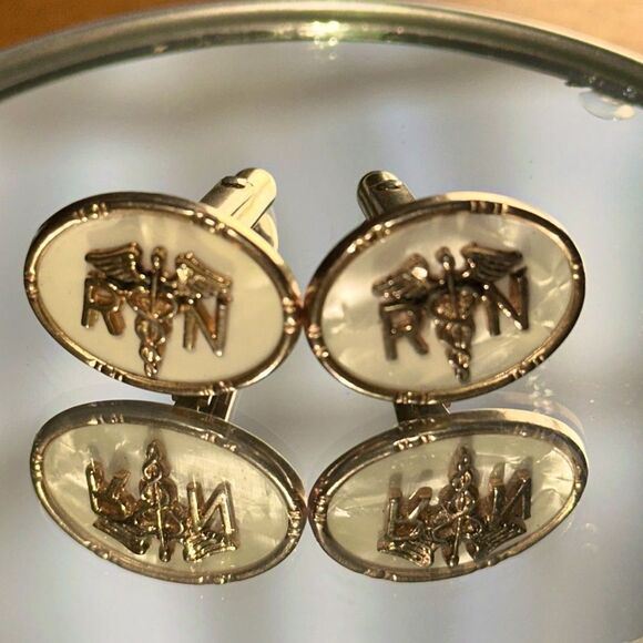 Vintage Correct RN (Registered Nurse ) gold tone & cream oval cuff links - Picture 1 of 4